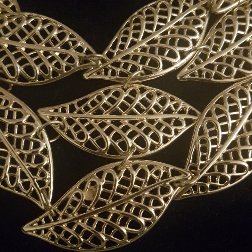 Necklace - Picture 2 of 2